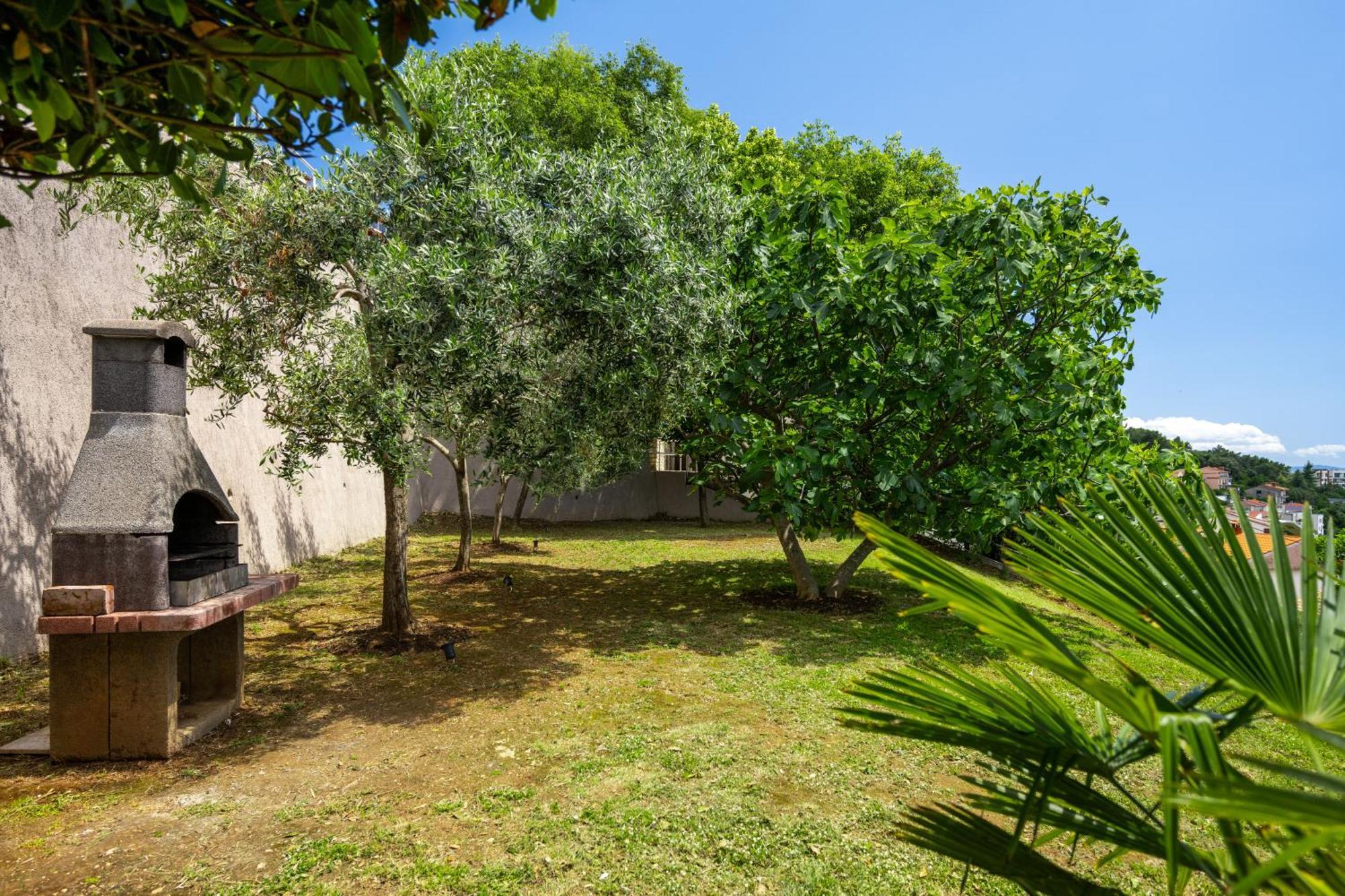 Apartment Zulijani Helis B5 Rabac Exterior photo